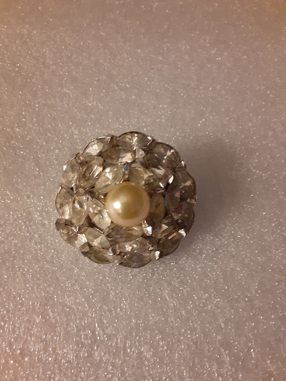 Kramer Of New York Rhinestone And Pearl Round Brooch